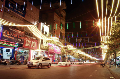 First pedestrian street launched in Mong Cai city